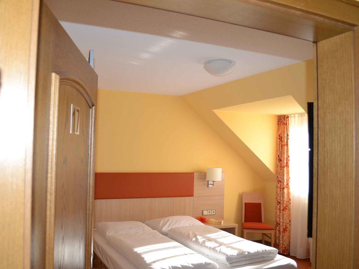 Hotel-Gasthof Rotes Ross Markt Einersheim Екстериор снимка