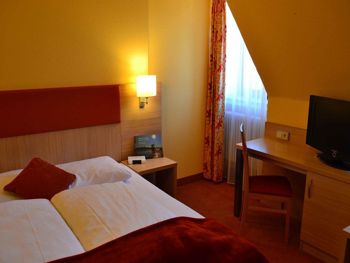 Hotel-Gasthof Rotes Ross Markt Einersheim Екстериор снимка