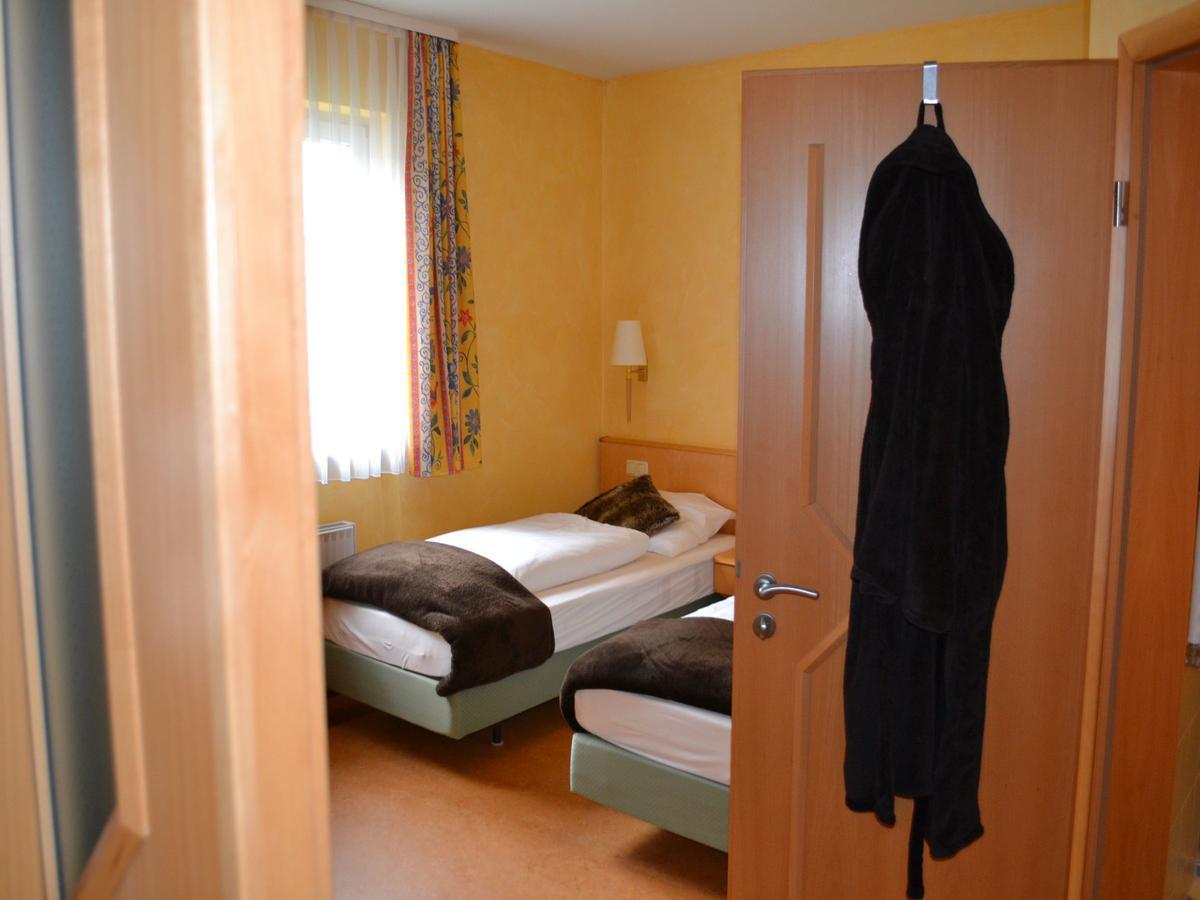 Hotel-Gasthof Rotes Ross Markt Einersheim Екстериор снимка
