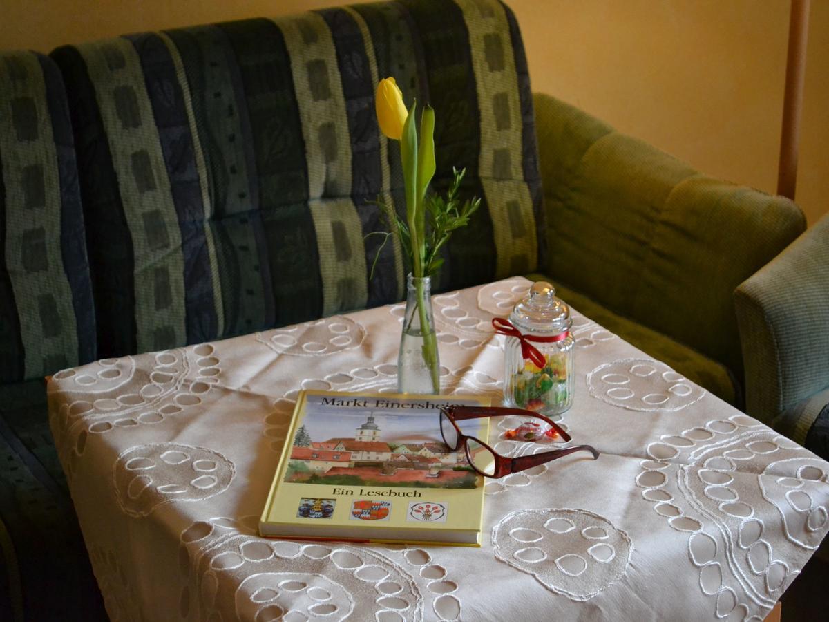 Hotel-Gasthof Rotes Ross Markt Einersheim Екстериор снимка