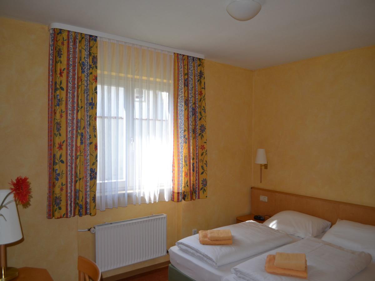 Hotel-Gasthof Rotes Ross Markt Einersheim Екстериор снимка