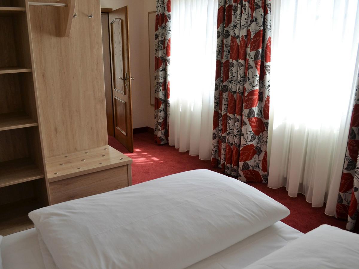 Hotel-Gasthof Rotes Ross Markt Einersheim Екстериор снимка